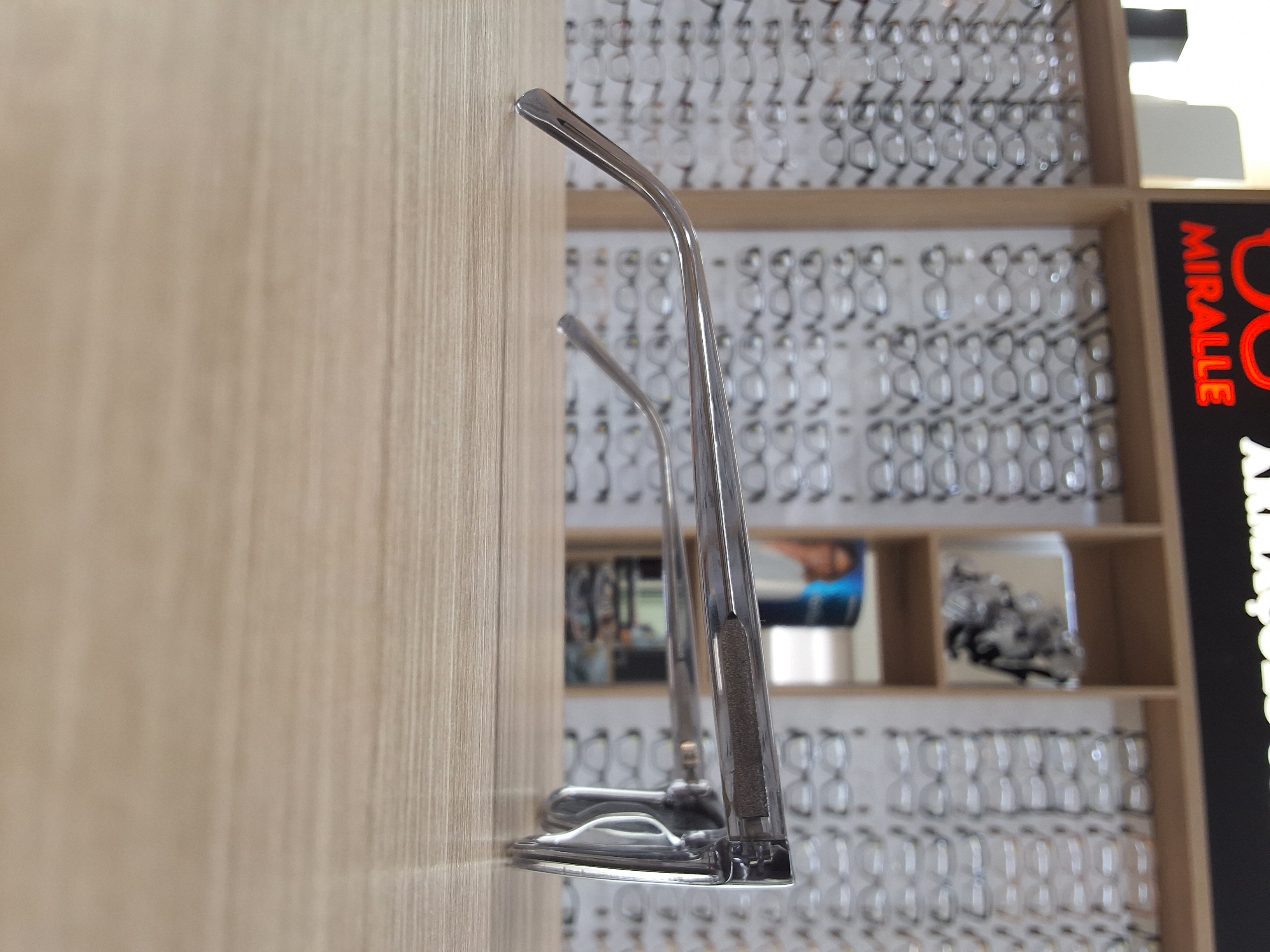 Óculos Solar Polarizado OM5515 C2 Cristal Fumê com Lentes Fumê e Proteção UV400 — foto 2 — Óculos Atacado Optico