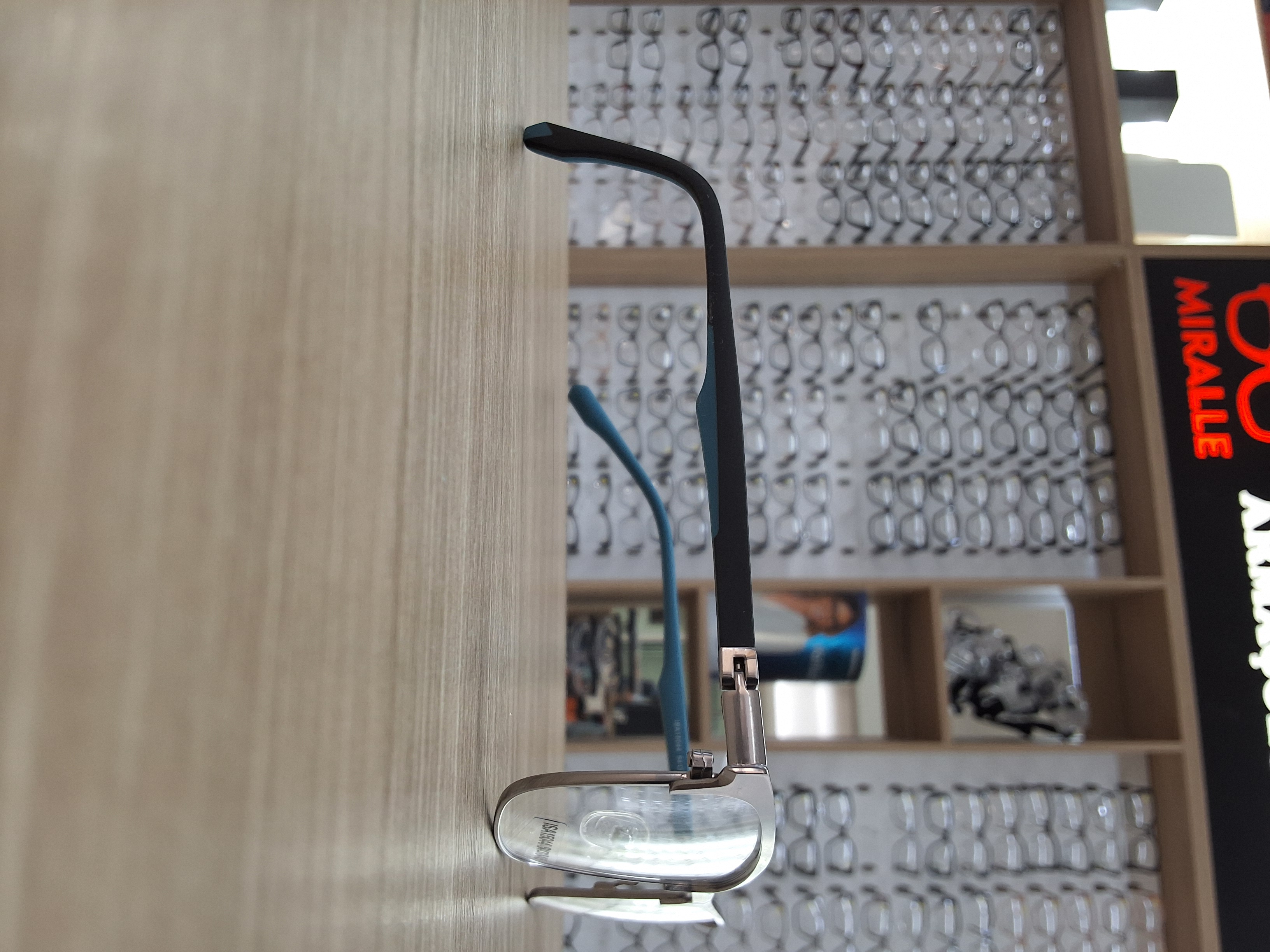 Armação de Grau Masculina Miralle ISA15044 Retangular Preto Fosco com Detalhe Azul — foto 2 — Óculos Atacado Optico