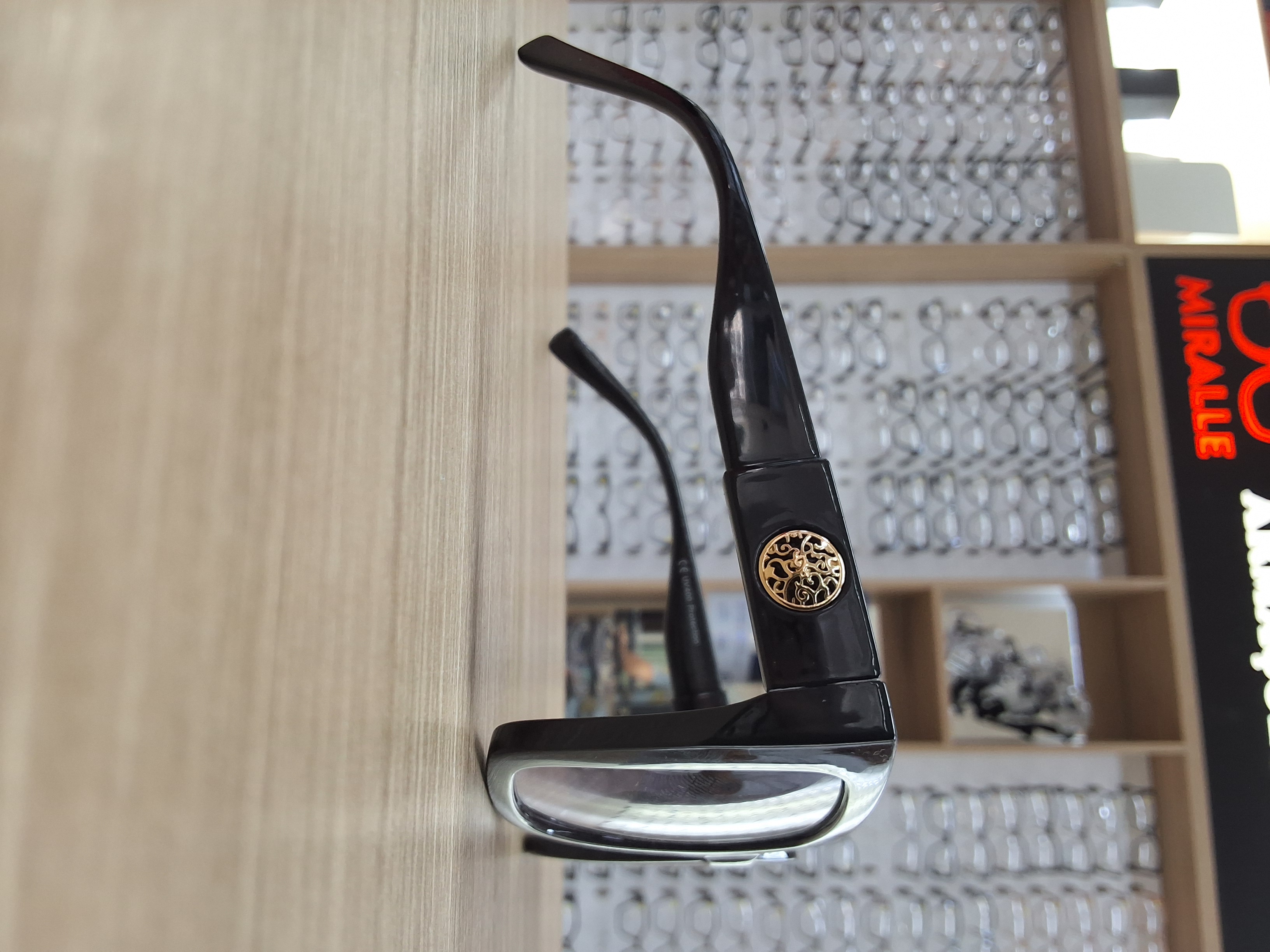 Óculos Solar Feminino Fiorenza Bellissima Noir Glamour UV400 — foto 2 — Óculos Atacado Optico
