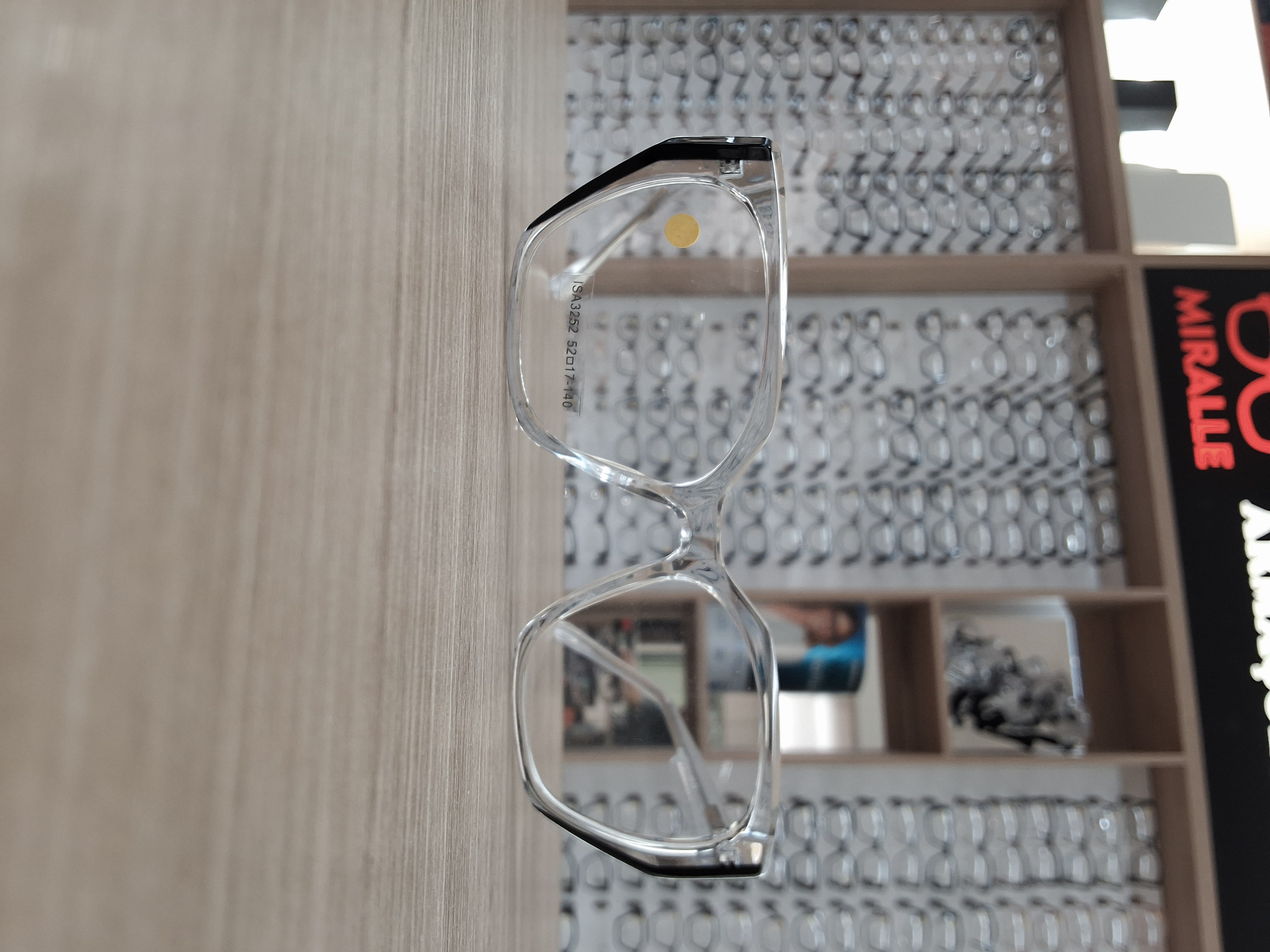 Armação Feminina ISA3252 Cristal com Detalhes Pretos — Óculos Atacado Optico