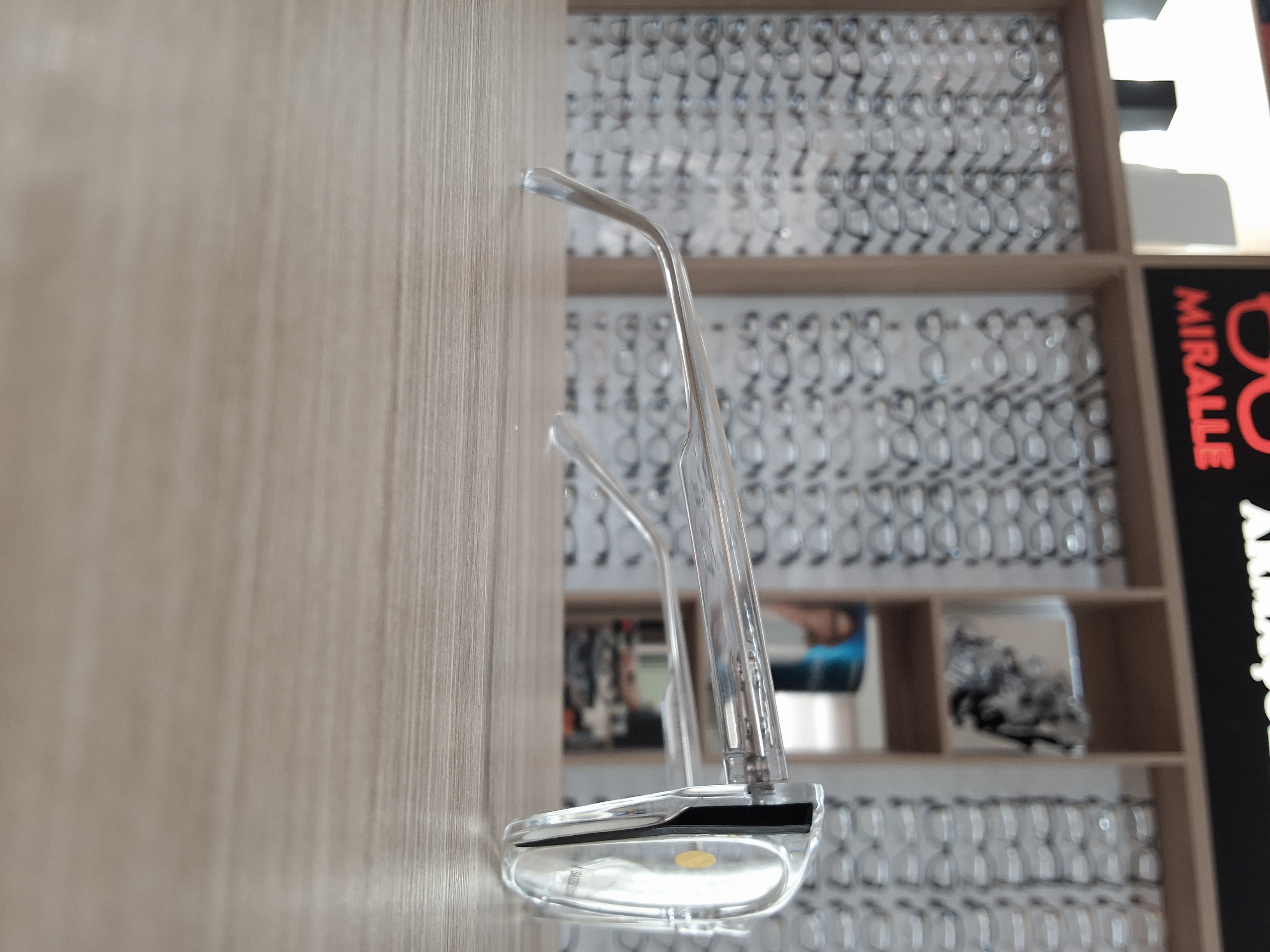 Armação Feminina ISA3252 Cristal com Detalhes Pretos — foto 2 — Óculos Atacado Optico