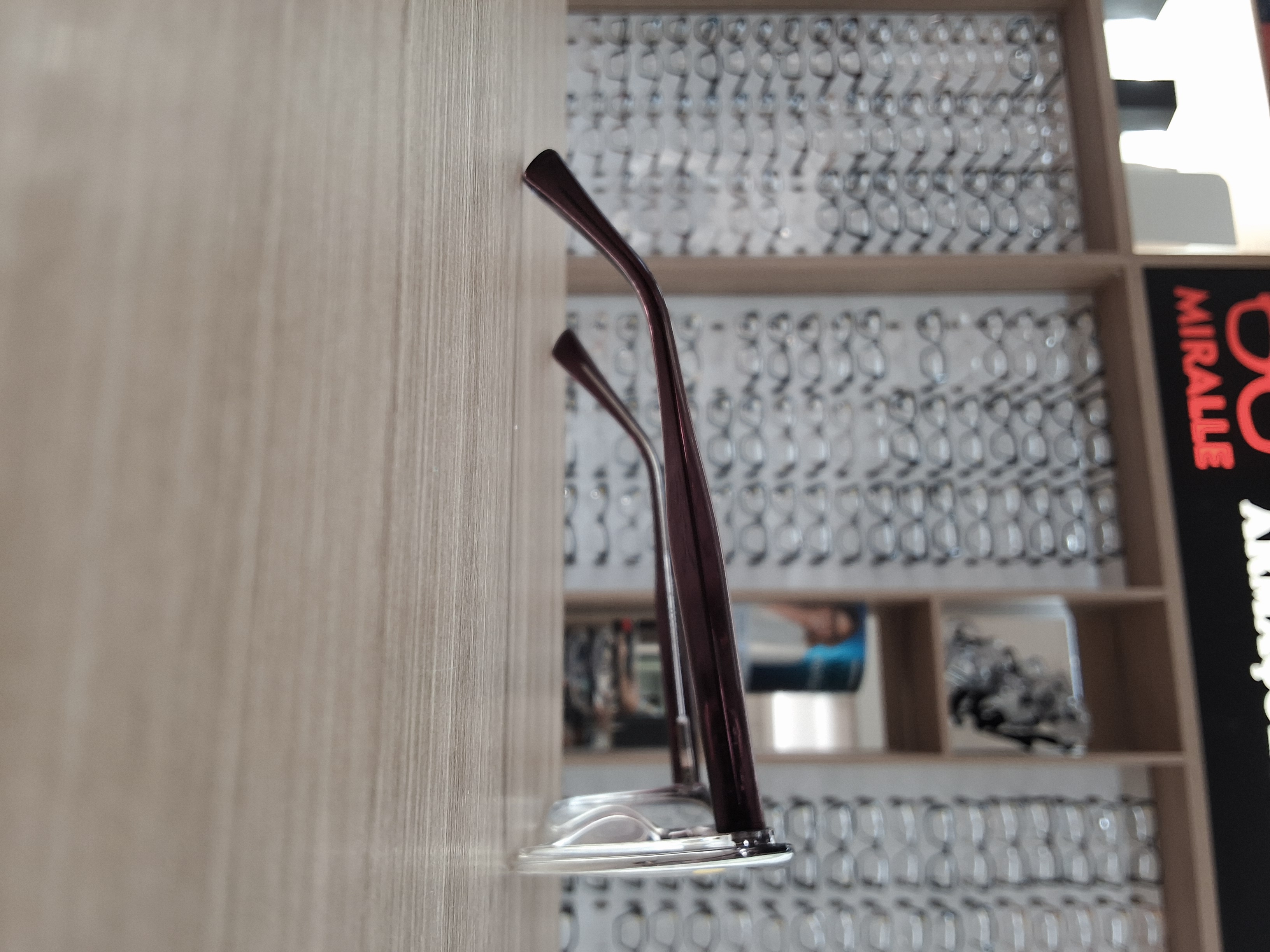 Armação de Grau Feminina Fiorenza Cat Eye Degradê Vinho Transparente — foto 2 — Óculos Atacado Optico