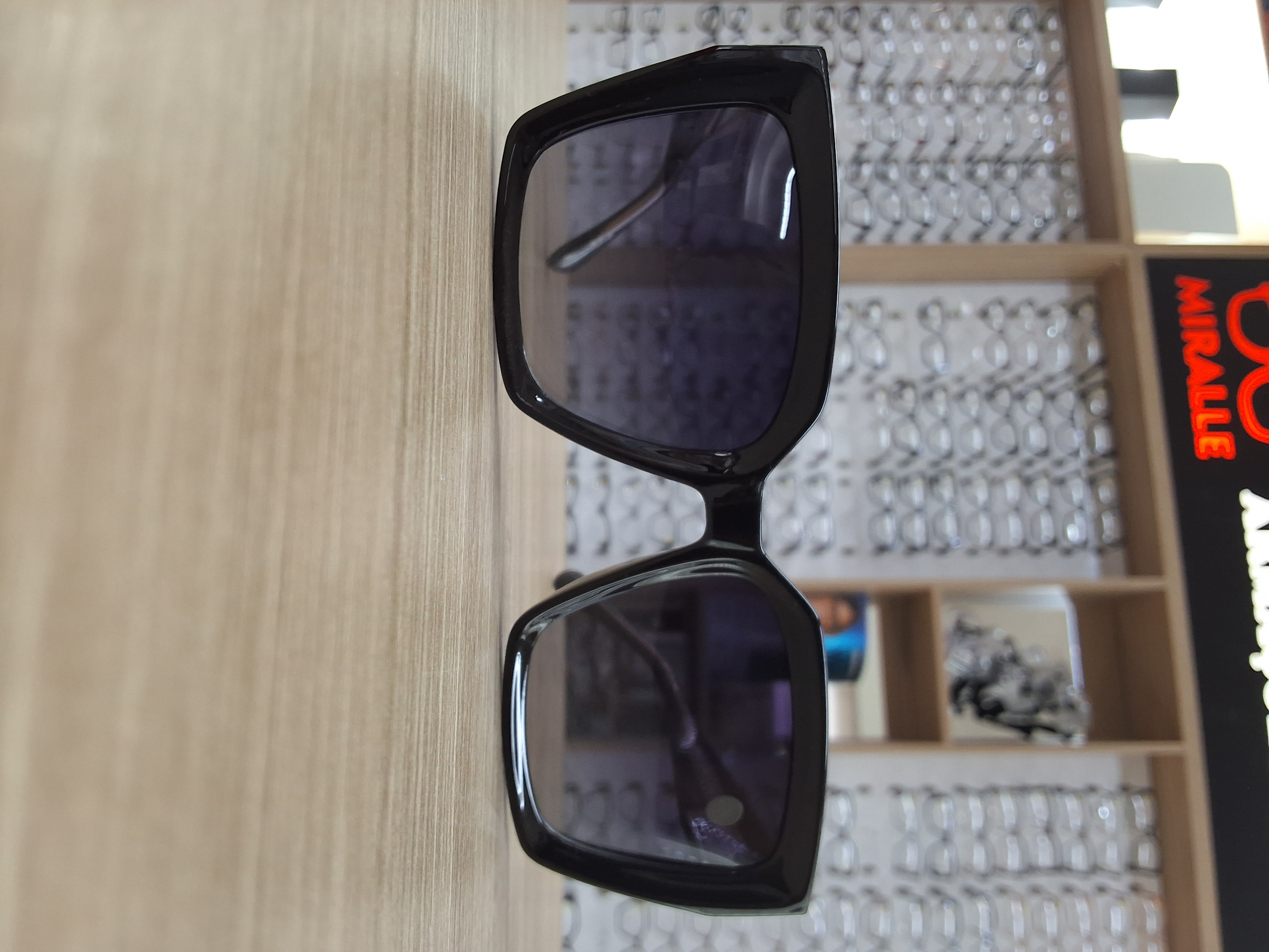 Óculos Solar Feminino Fiorenza Venezia Black UV400 — foto 2 — Óculos Atacado Optico