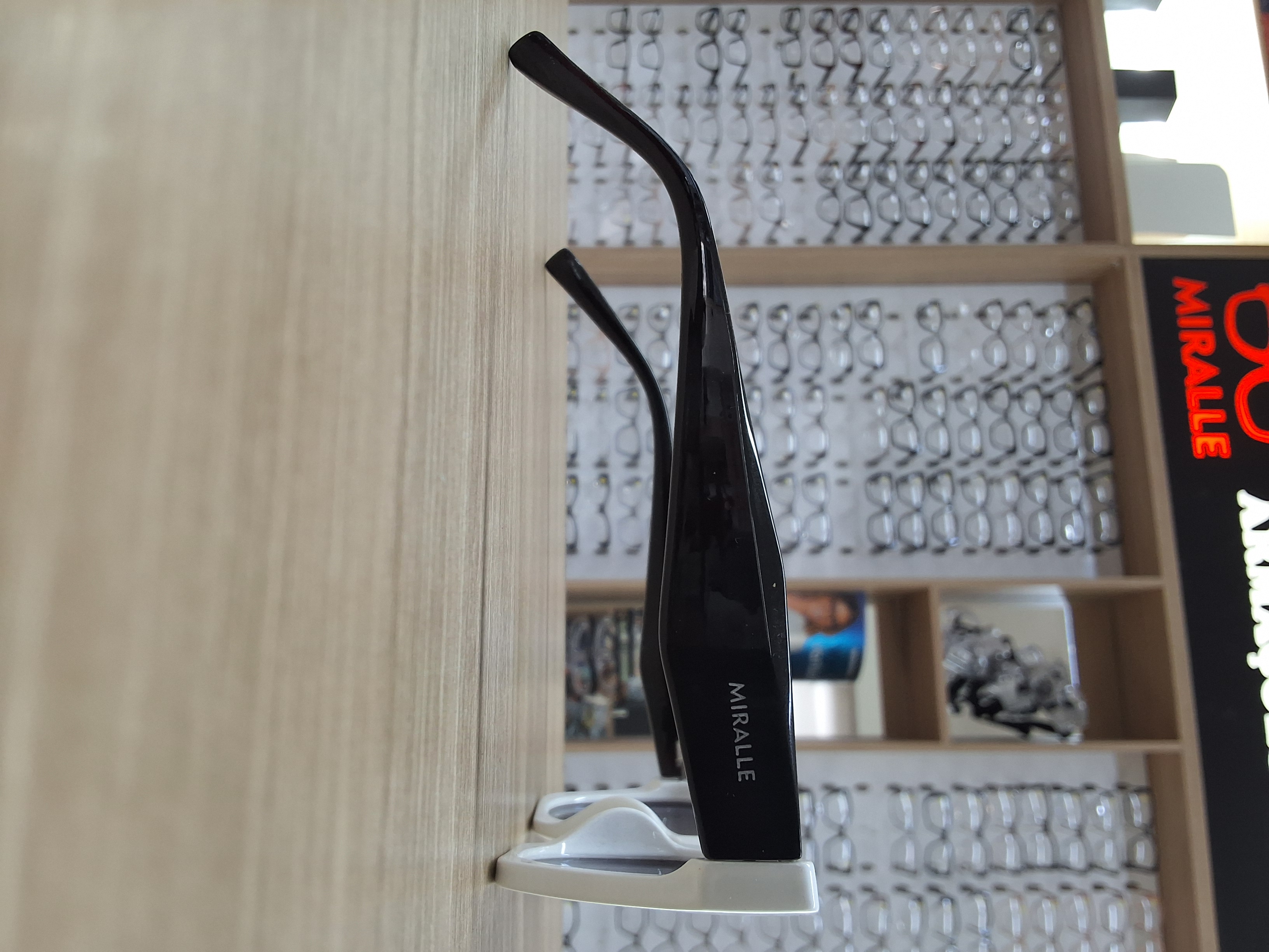 Óculos Solar Feminino Cat Eye Branco e Preto Miralle Monaco Pearl — foto 2 — Óculos Atacado Optico