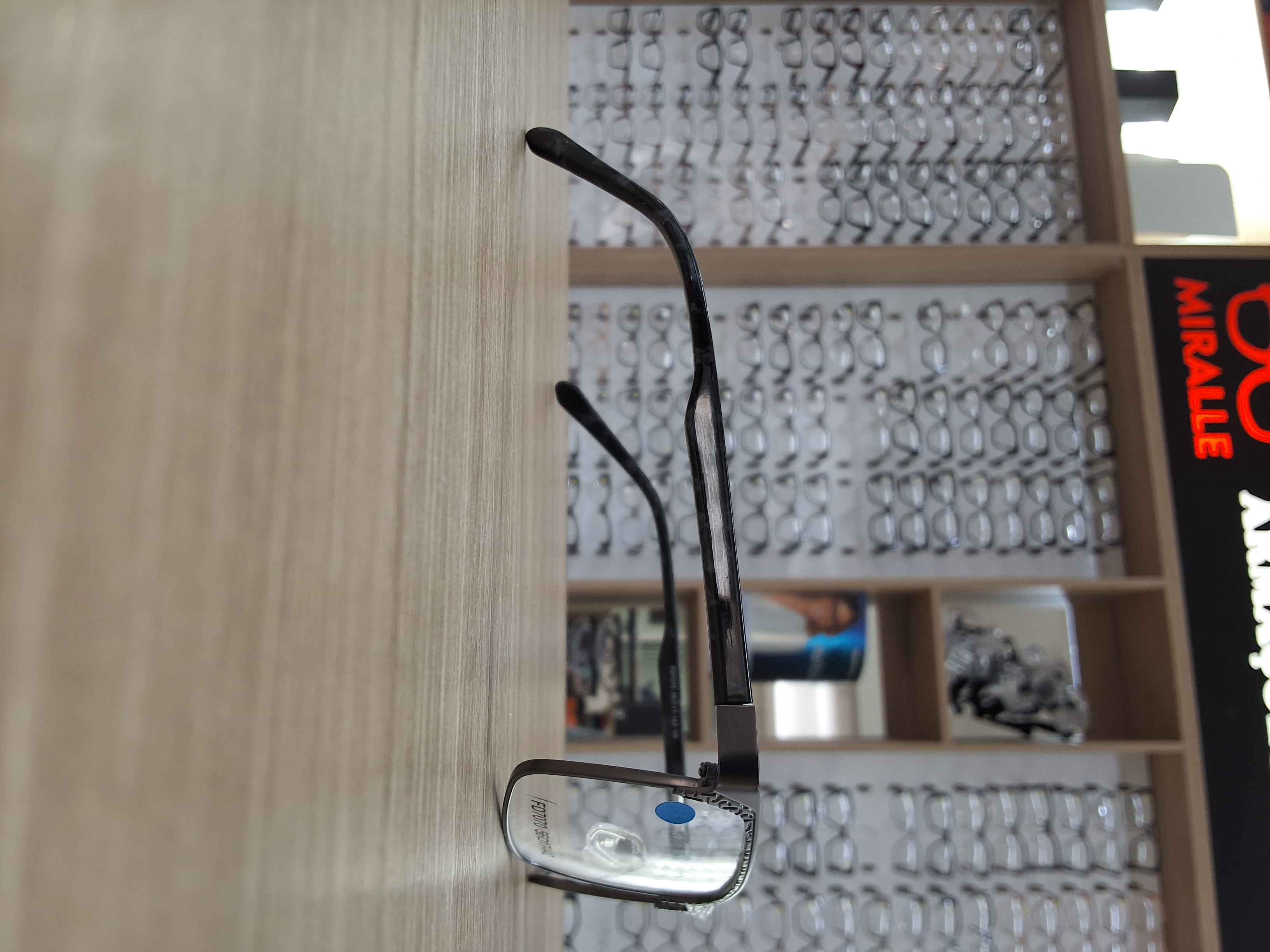 Armação de Grau Masculina Miralle FD7070 Retangular Grafite com Detalhes Internos Translúcidos — foto 2 — Óculos Atacado Optico