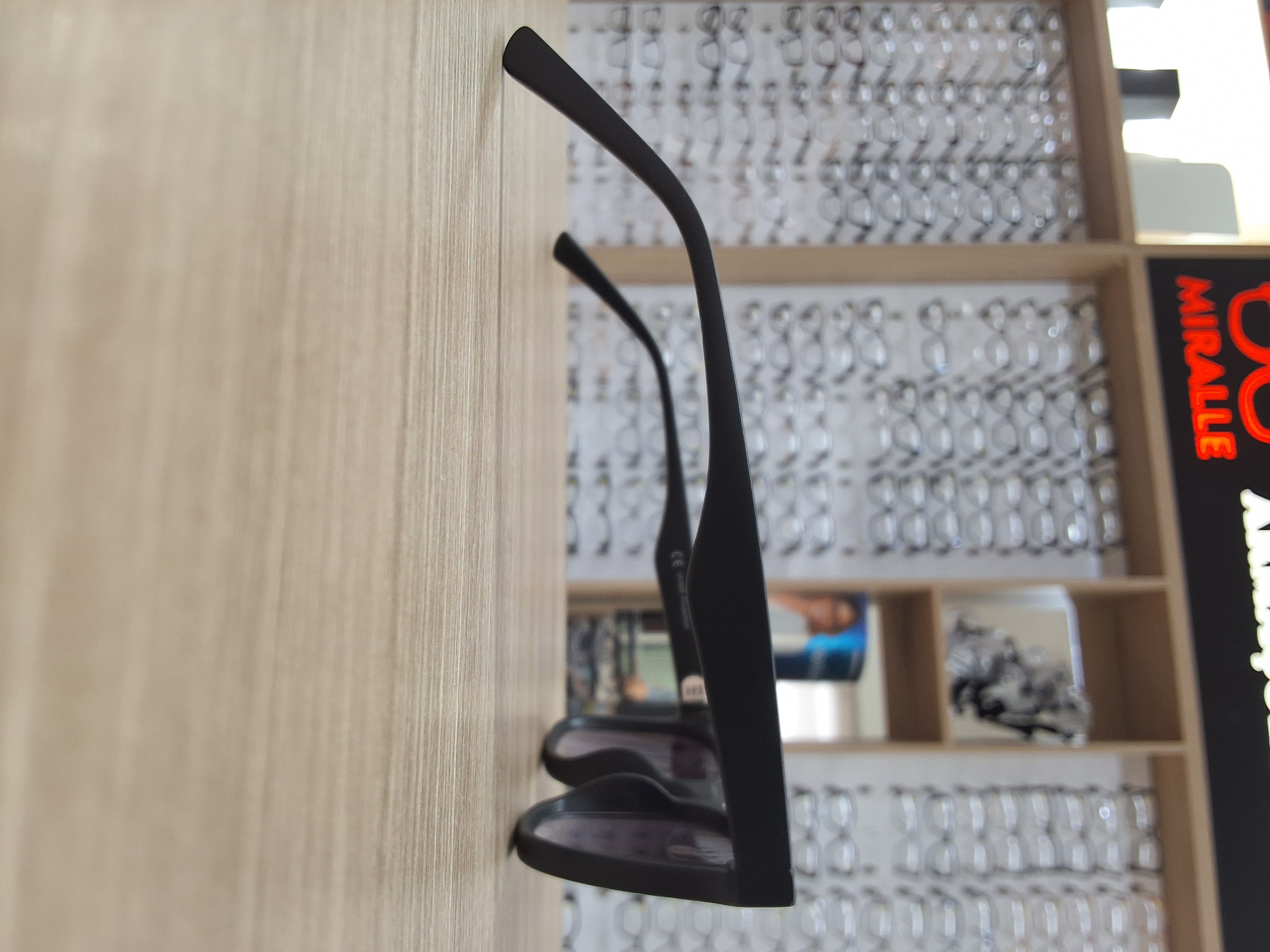 Óculos Solar Feminino Fiorenza Verona Black UV400 — foto 2 — Óculos Atacado Optico