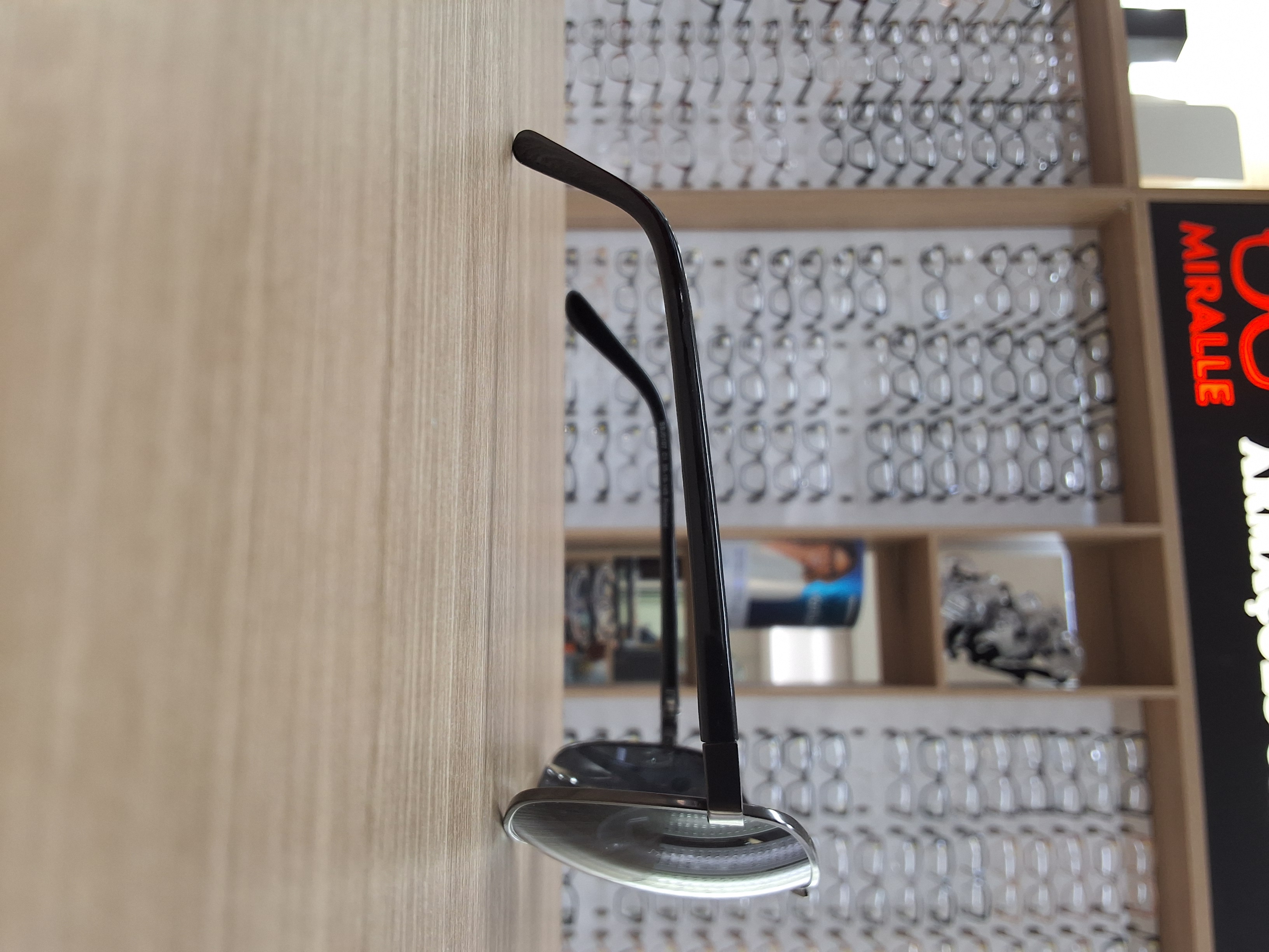 Óculos Solar Aviador Masculino Preto com Lentes Fumê e Proteção UV400 — foto 2 — Óculos Atacado Optico